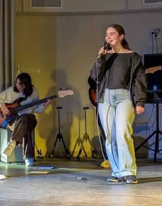 Actuació musical d'alumnes d'iMES Maresme